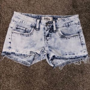 Daytrip Capricorn short